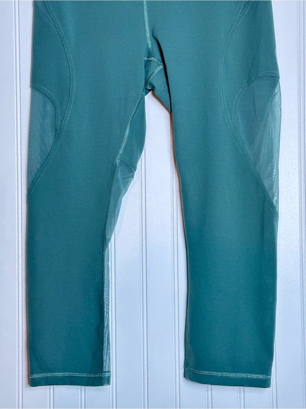 Lululemon Wunder Train Mesh Panel High-Rise Crop 21 Medium Forest W6CPAS Mesh 10 - Picture 7 of 14